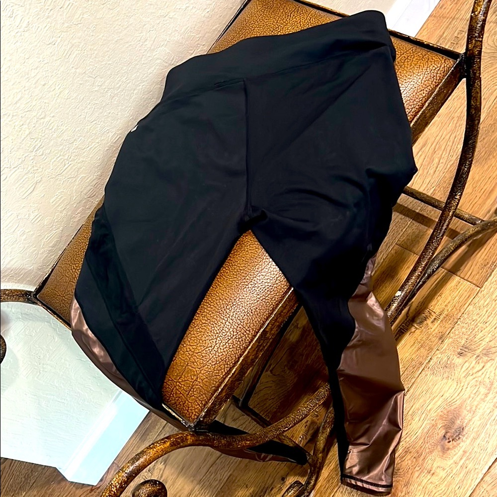 Cool Fabletics Black & Bronze Copper colored lower area Lady’s Stretch Leggings!